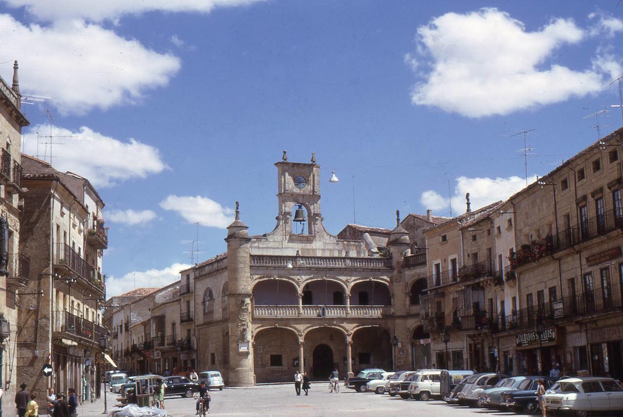 ホテルLa Llave Del Campo Ciudad-Rodrigo エクステリア 写真