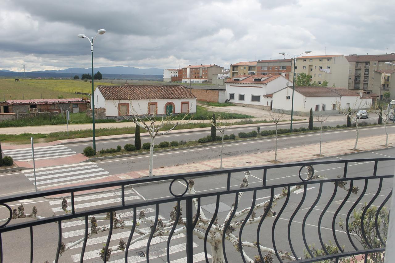 ホテルLa Llave Del Campo Ciudad-Rodrigo エクステリア 写真