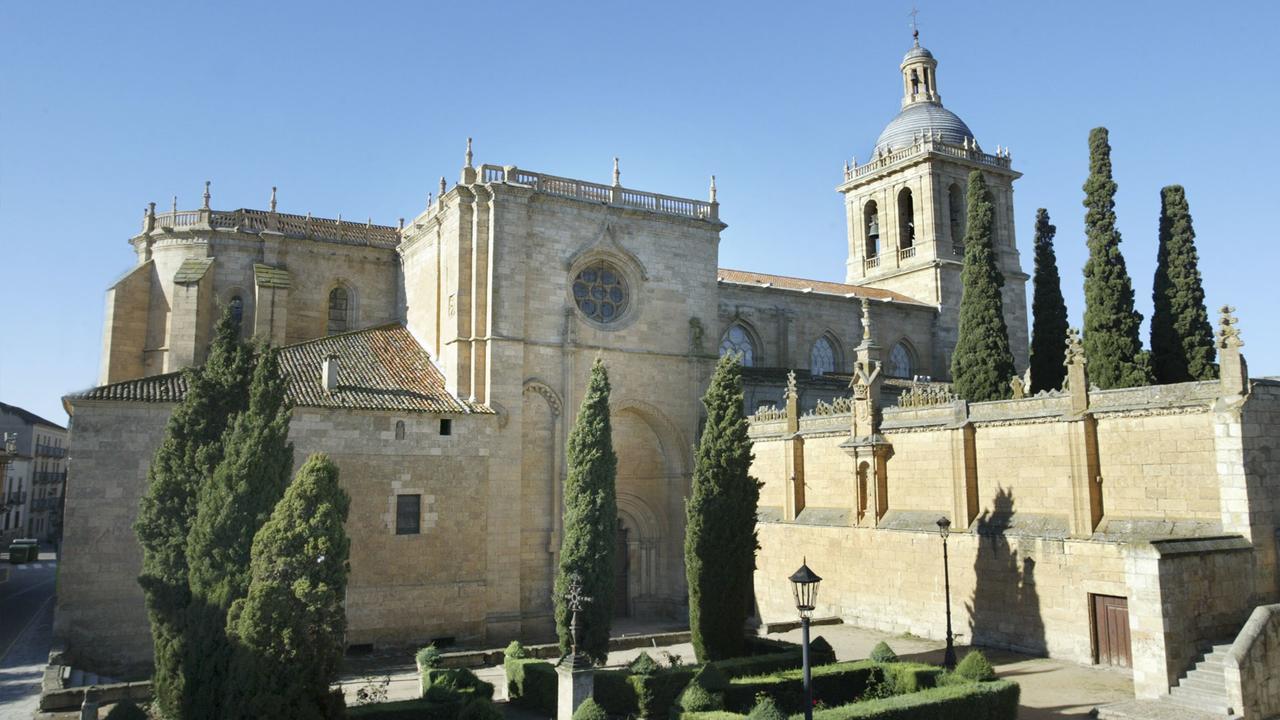 ホテルLa Llave Del Campo Ciudad-Rodrigo エクステリア 写真